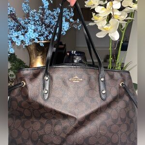 Coach Shoulder Bag